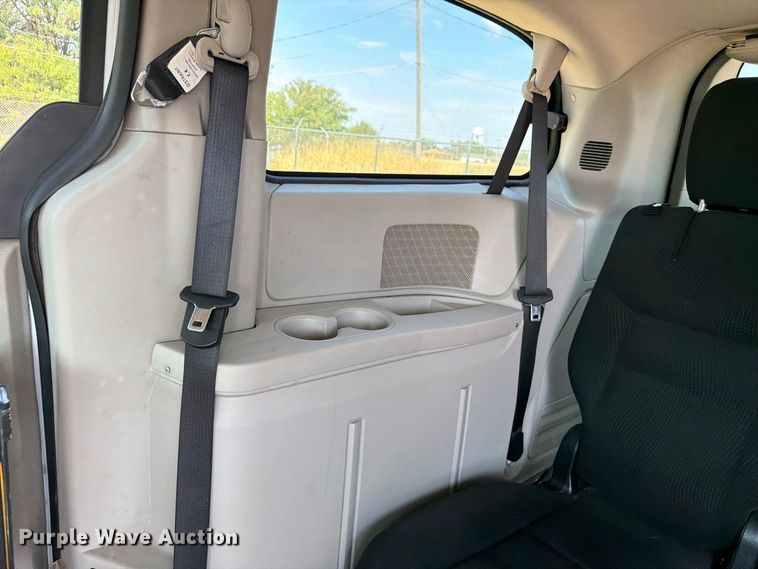 image for item EW8938 2017 Dodge Grand Caravan van