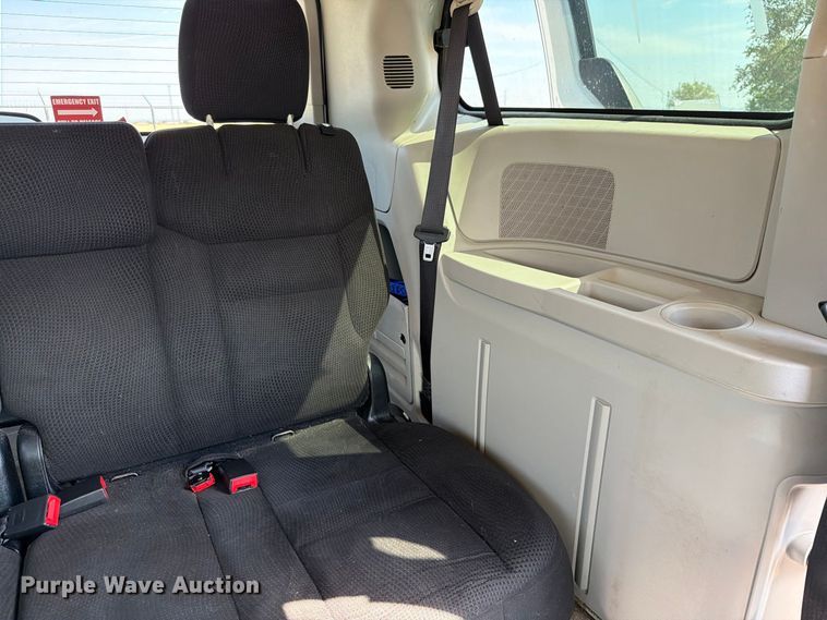 image for item EW8938 2017 Dodge Grand Caravan van