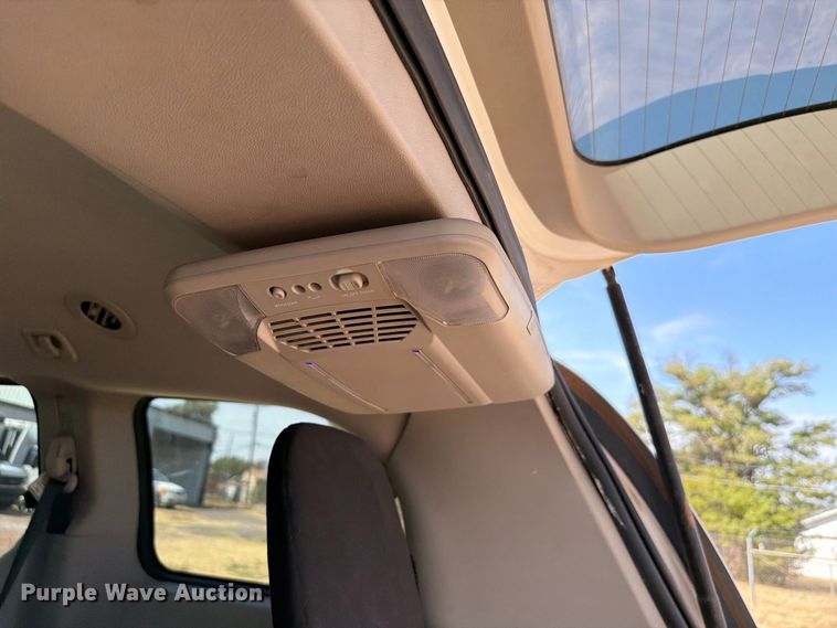 image for item EW8938 2017 Dodge Grand Caravan van