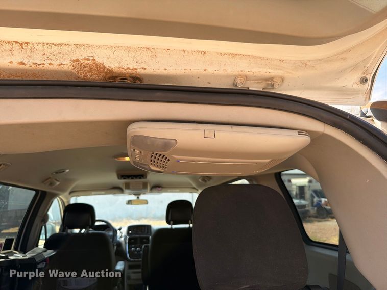 image for item EW8938 2017 Dodge Grand Caravan van