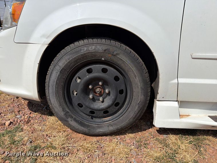 image for item EW8938 2017 Dodge Grand Caravan van