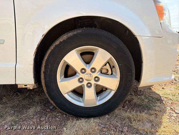 image for item EW8938 2017 Dodge Grand Caravan van