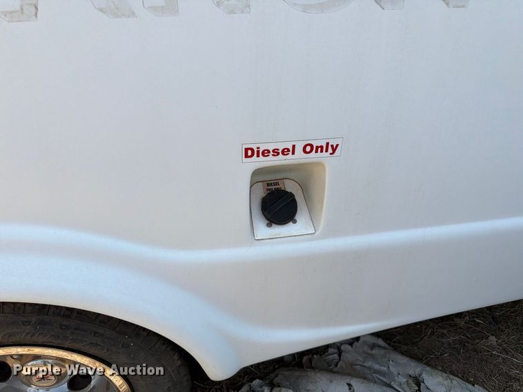 image for item EW8939 2009 Ford E450 shuttle bus