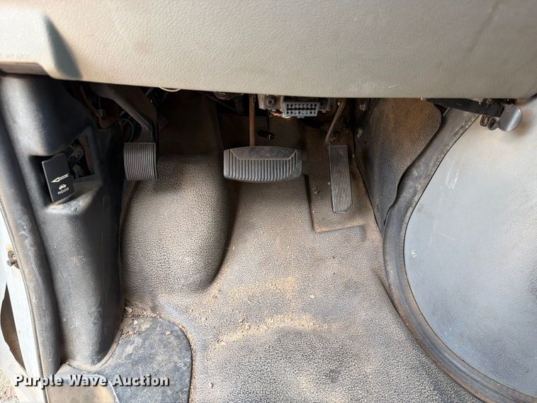 image for item EW8939 2009 Ford E450 shuttle bus