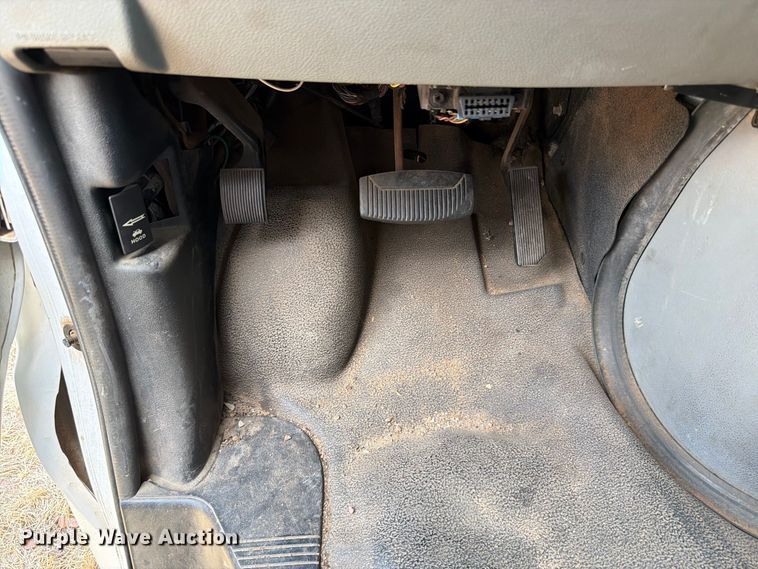 image for item EW8939 2009 Ford E450 shuttle bus