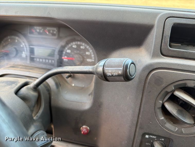 image for item EW8939 2009 Ford E450 shuttle bus