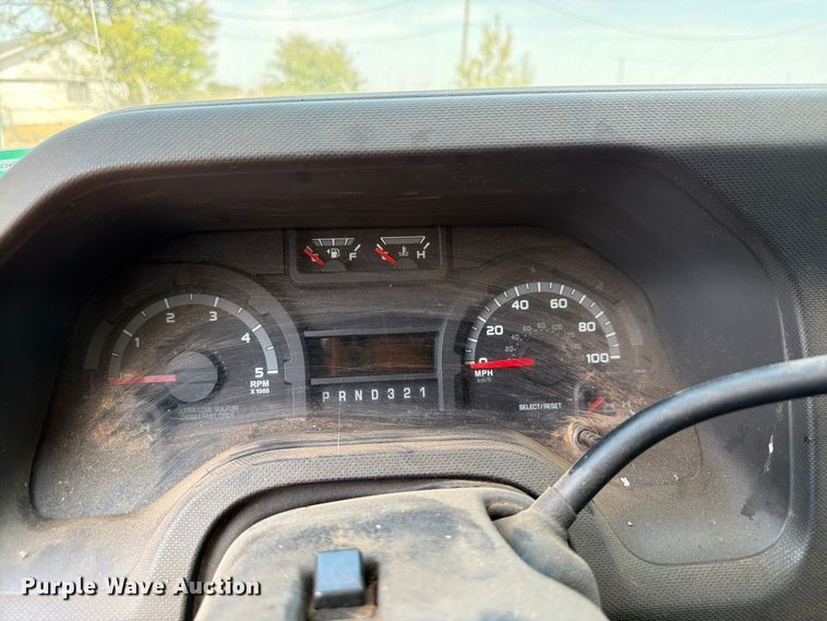 image for item EW8939 2009 Ford E450 shuttle bus