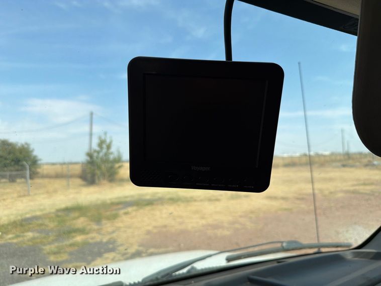 image for item EW8939 2009 Ford E450 shuttle bus