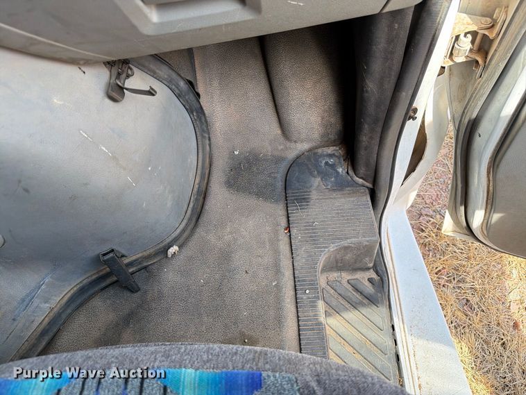 image for item EW8939 2009 Ford E450 shuttle bus