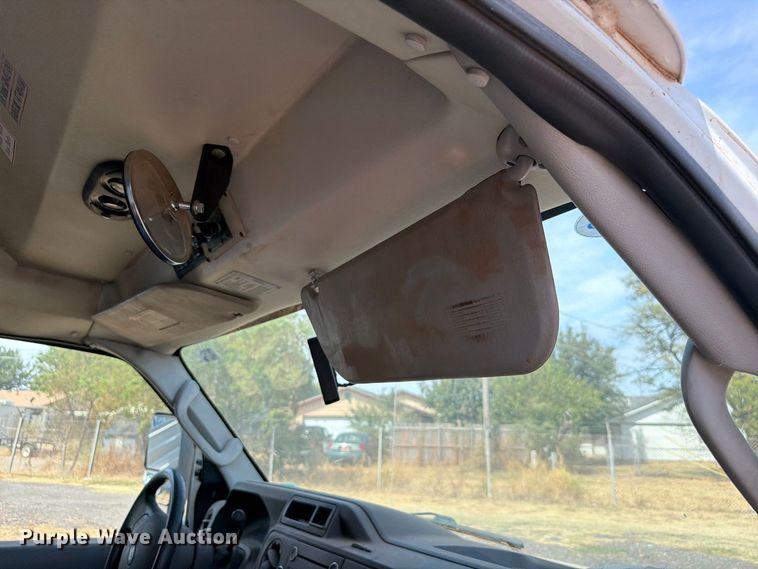 image for item EW8939 2009 Ford E450 shuttle bus