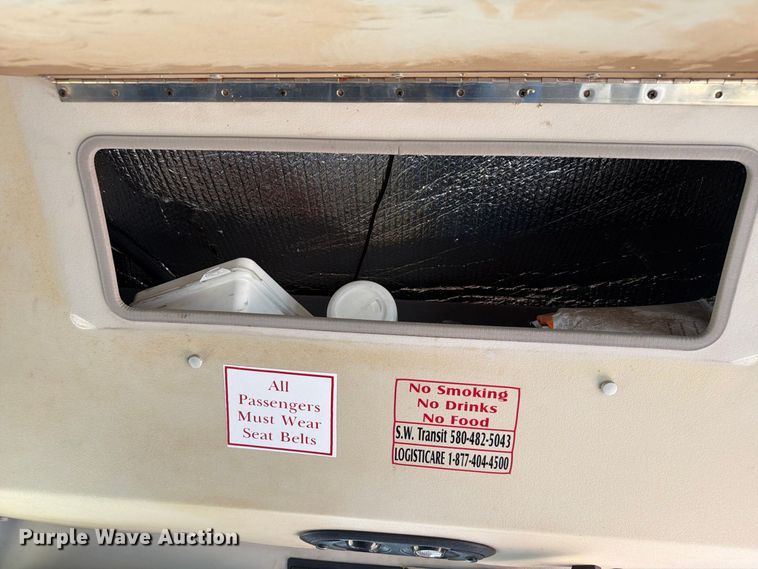 image for item EW8939 2009 Ford E450 shuttle bus