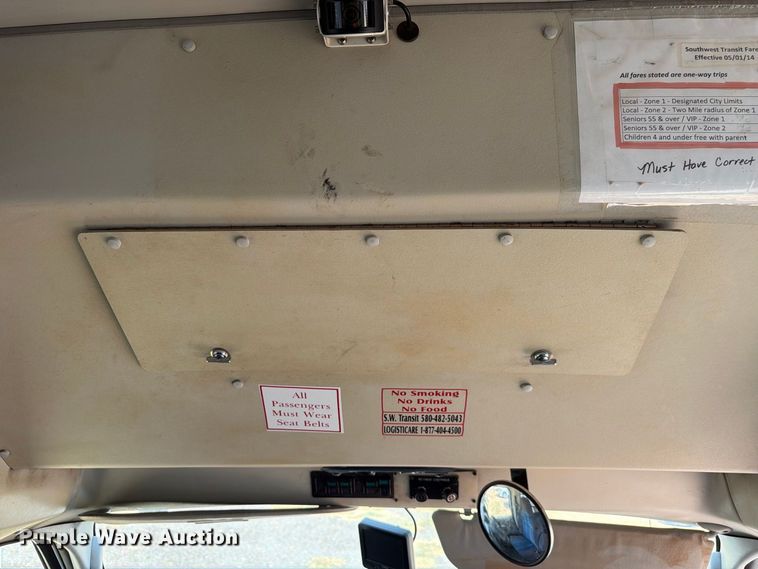 image for item EW8939 2009 Ford E450 shuttle bus