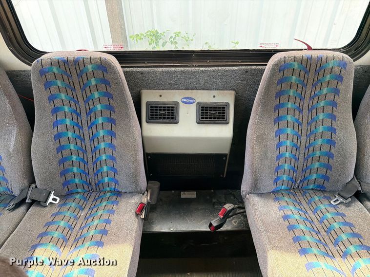 image for item EW8939 2009 Ford E450 shuttle bus