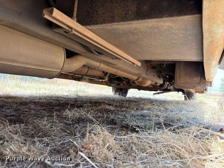 image for item EW8939 2009 Ford E450 shuttle bus