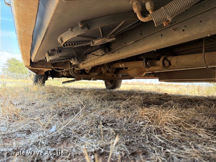 image for item EW8939 2009 Ford E450 shuttle bus