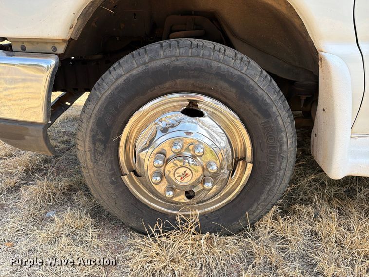 image for item EW8939 2009 Ford E450 shuttle bus