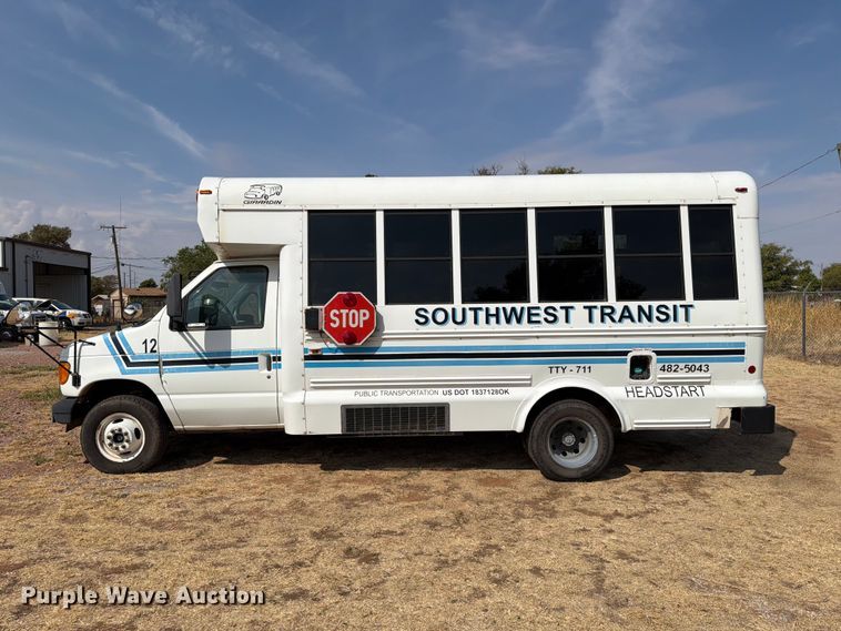 image for item EW8940 2003 Ford E450 Super Duty shuttle bus