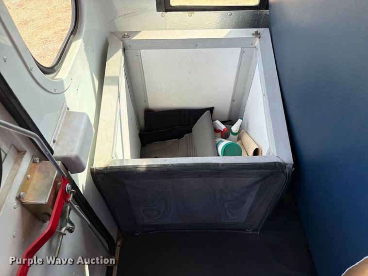 image for item EW8940 2003 Ford E450 Super Duty shuttle bus