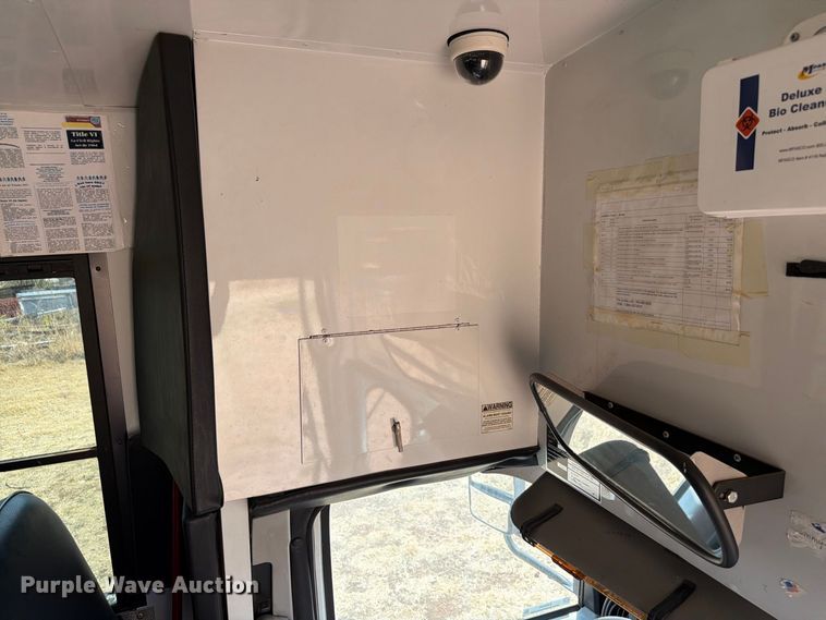 image for item EW8940 2003 Ford E450 Super Duty shuttle bus