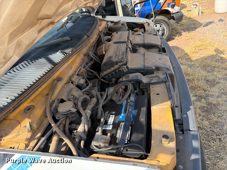 image for item EW8940 2003 Ford E450 Super Duty shuttle bus