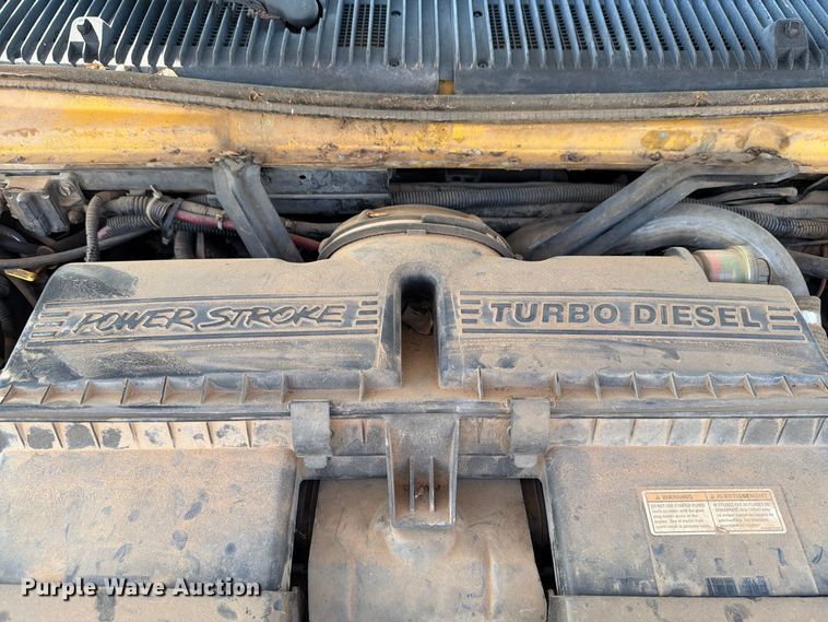 image for item EW8940 2003 Ford E450 Super Duty shuttle bus