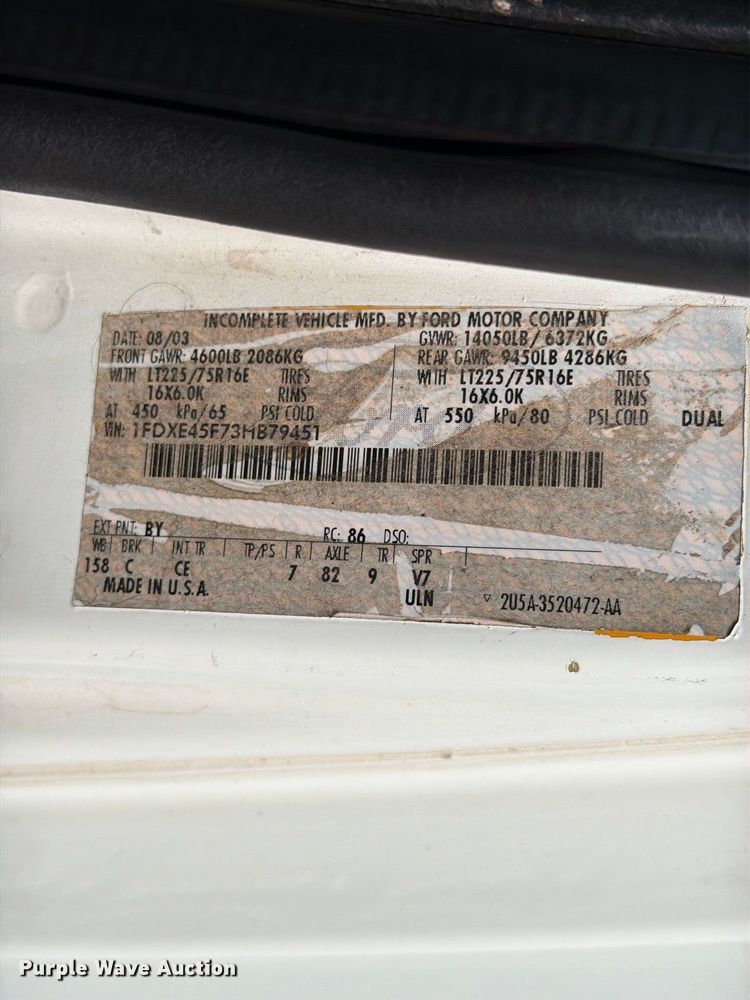 image for item EW8940 2003 Ford E450 Super Duty shuttle bus