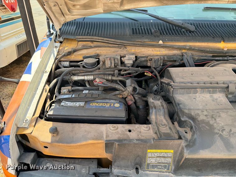 image for item EW8941 2003 Ford E450 Super Duty shuttle bus