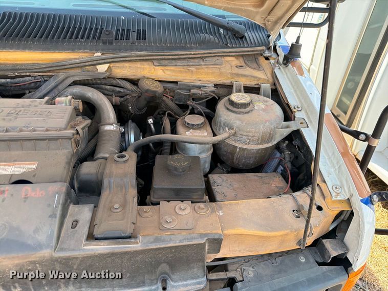 image for item EW8941 2003 Ford E450 Super Duty shuttle bus