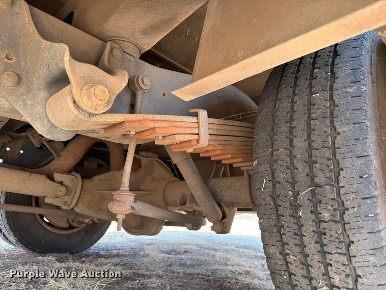 image for item EW8941 2003 Ford E450 Super Duty shuttle bus