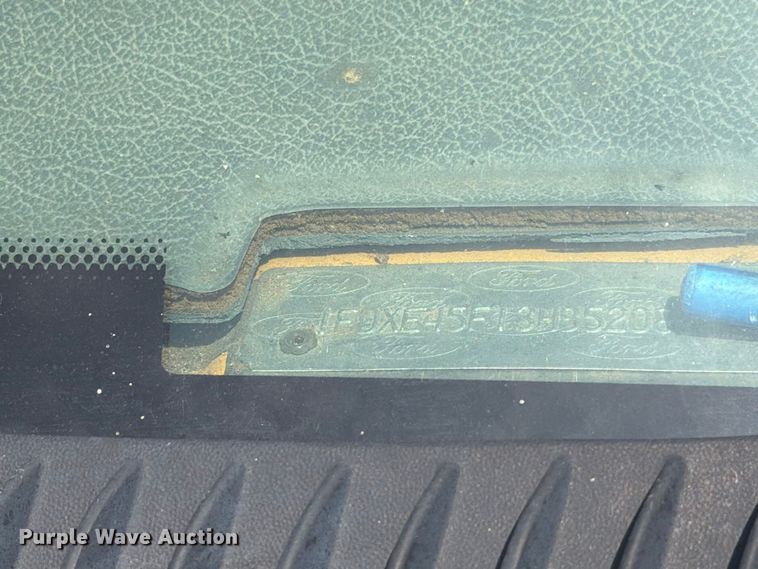 image for item EW8941 2003 Ford E450 Super Duty shuttle bus