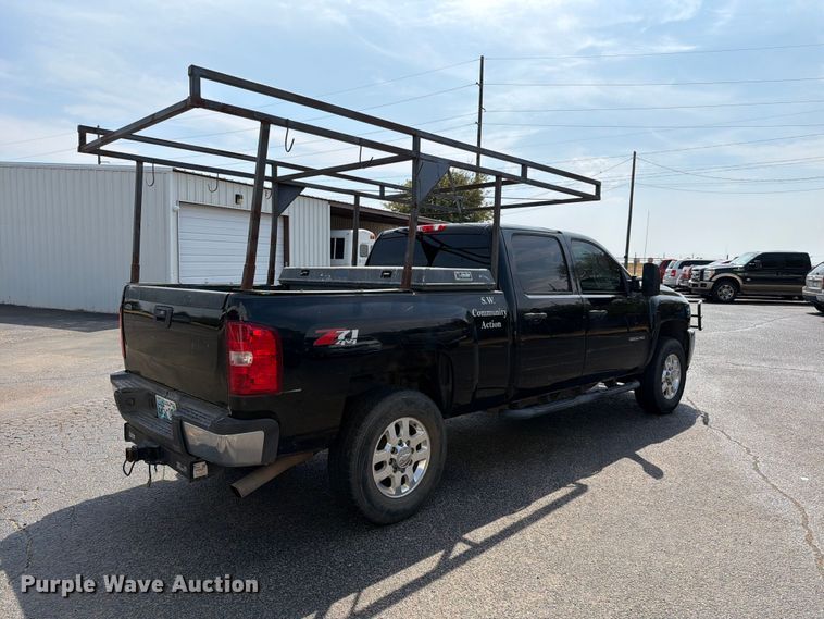 image for item EW8942 2012 Chevrolet Silverado 3500HD Crew Cab pickup truck