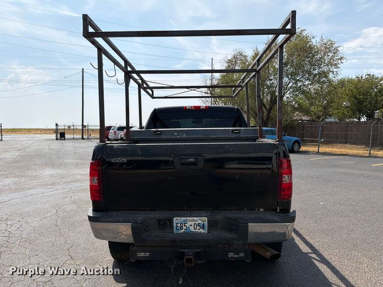 image for item EW8942 2012 Chevrolet Silverado 3500HD Crew Cab pickup truck