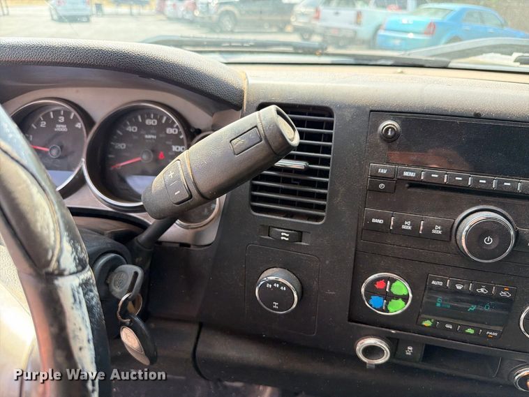 image for item EW8942 2012 Chevrolet Silverado 3500HD Crew Cab pickup truck