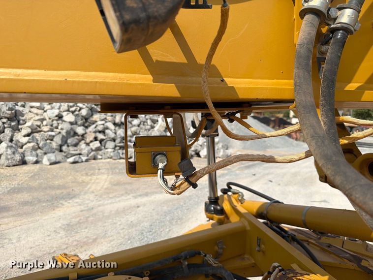 image for item EW8943 2012 Caterpillar 140M2 motor grader