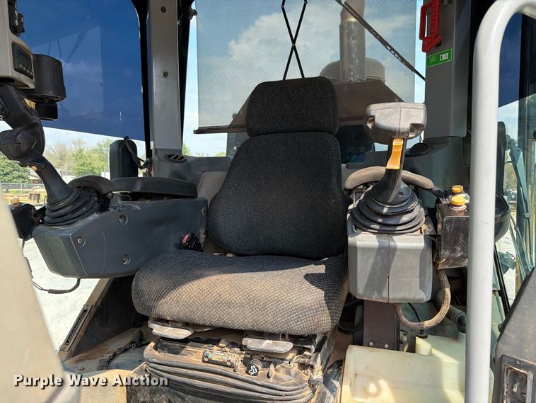 image for item EW8943 2012 Caterpillar 140M2 motor grader
