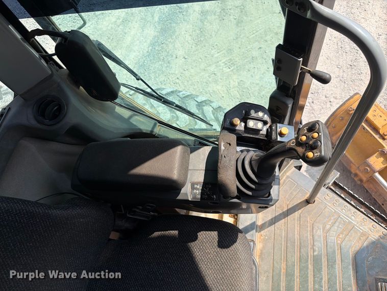 image for item EW8943 2012 Caterpillar 140M2 motor grader