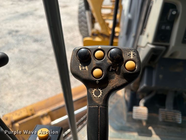 image for item EW8943 2012 Caterpillar 140M2 motor grader