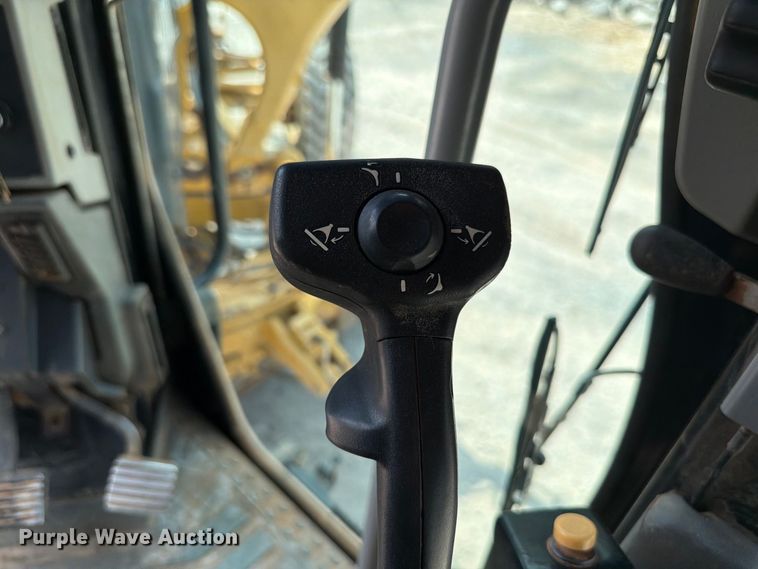 image for item EW8943 2012 Caterpillar 140M2 motor grader