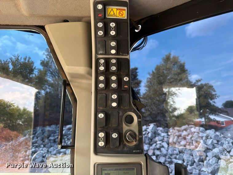 image for item EW8943 2012 Caterpillar 140M2 motor grader