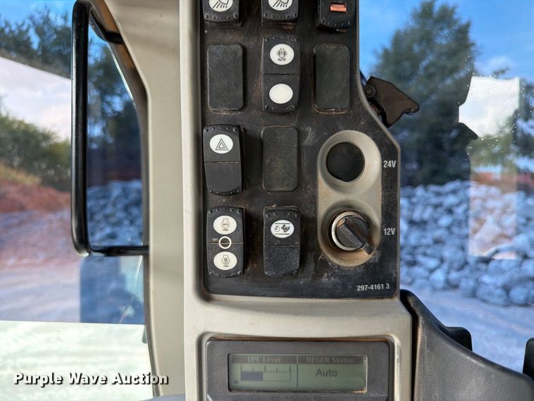 image for item EW8943 2012 Caterpillar 140M2 motor grader