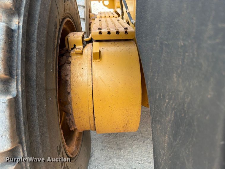 image for item EW8943 2012 Caterpillar 140M2 motor grader