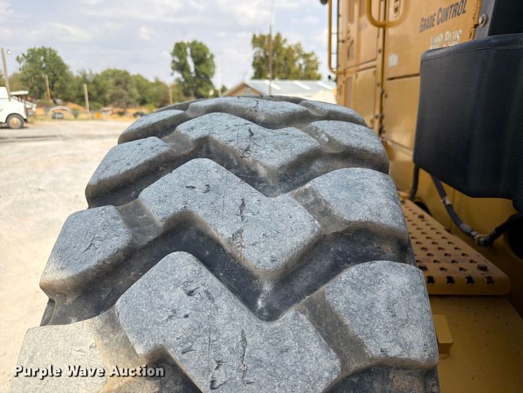 image for item EW8943 2012 Caterpillar 140M2 motor grader