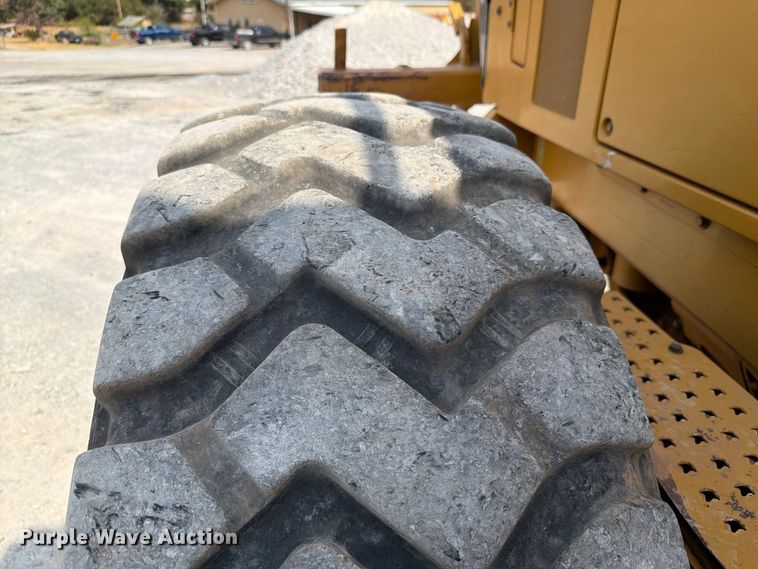 image for item EW8943 2012 Caterpillar 140M2 motor grader