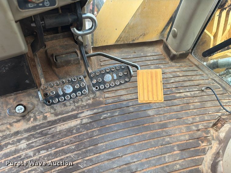 image for item EW8944 John Deere 6615 tractor