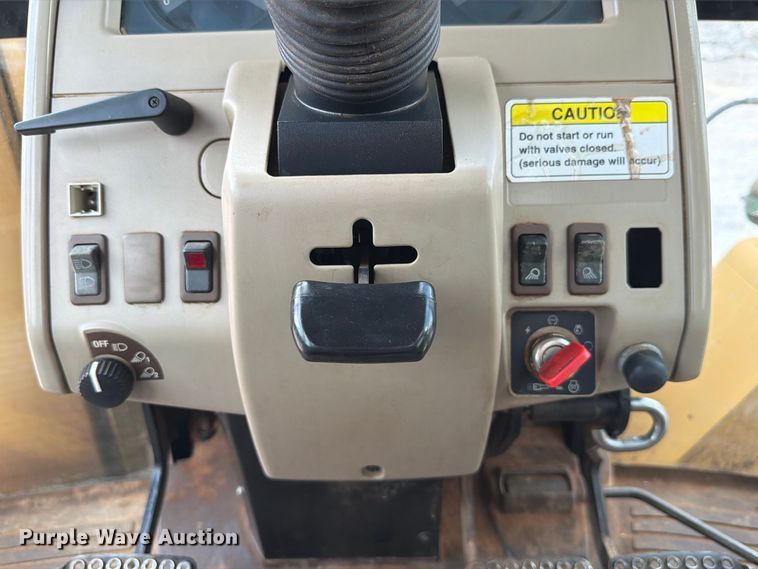 image for item EW8944 John Deere 6615 tractor