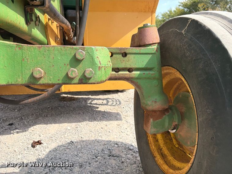 image for item EW8944 John Deere 6615 tractor