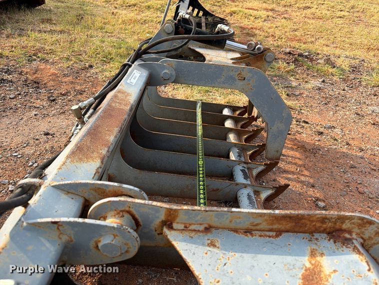 image for item EW8948 skid steer grapple bucket