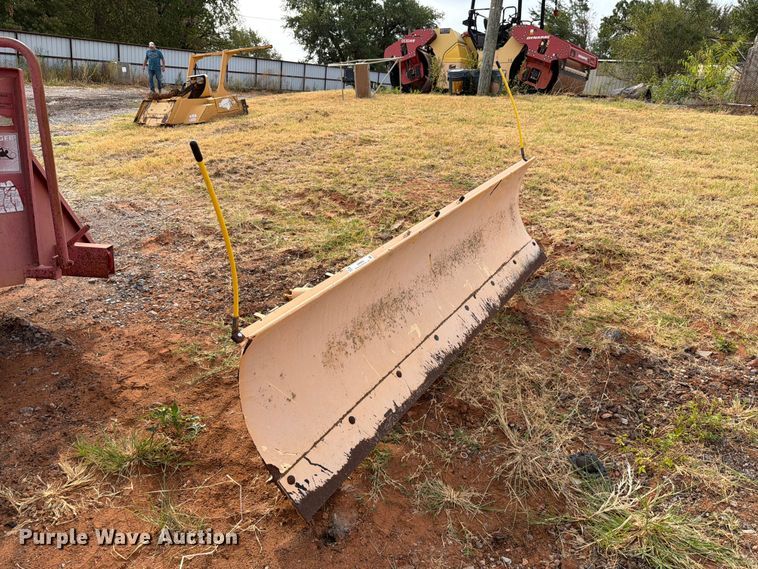 image for item EW8952 Snow plow