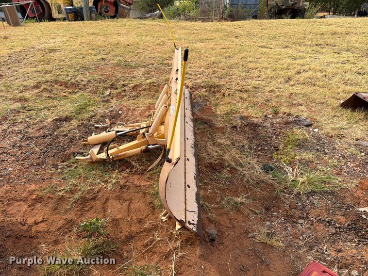 image for item EW8952 Snow plow
