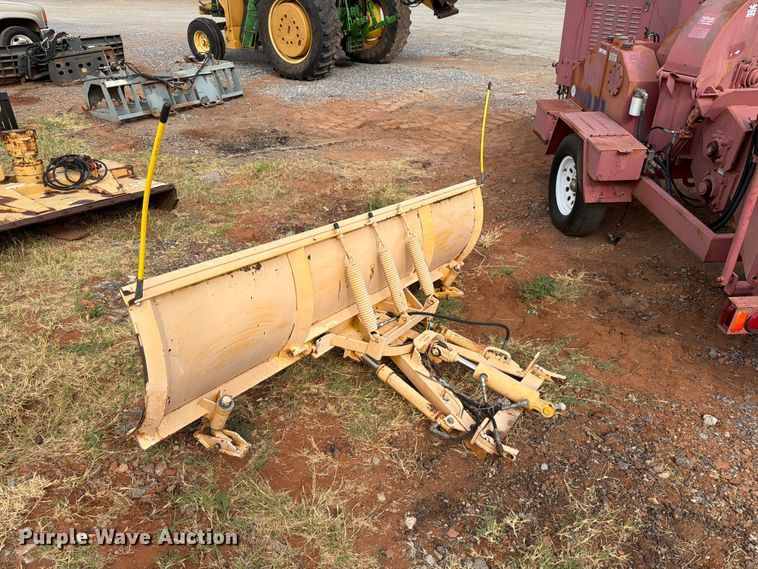image for item EW8952 Snow plow